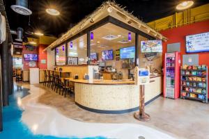 Beach-Hut-Deli-1