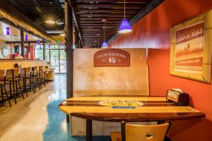 Beach-Hut-Deli-10